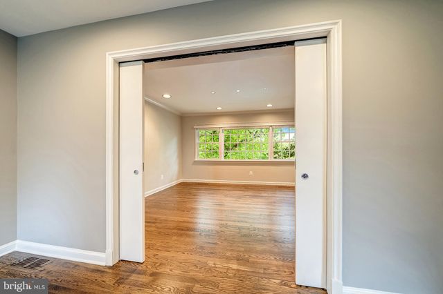 $1,800,000 | 6305 Stoneham Lane, McLean, VA 22101