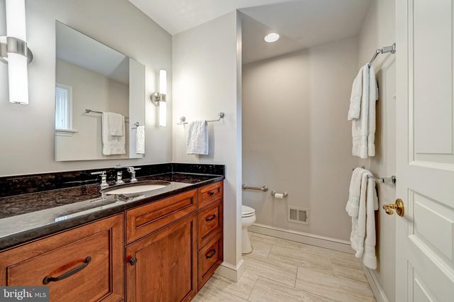 $1,800,000 | 6305 Stoneham Lane, McLean, VA 22101