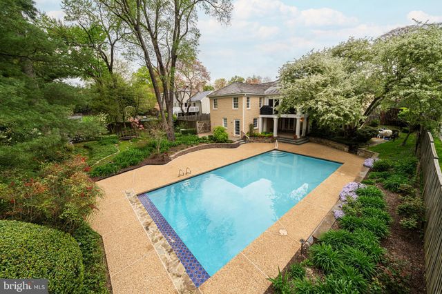 $1,800,000 | 6305 Stoneham Lane, McLean, VA 22101