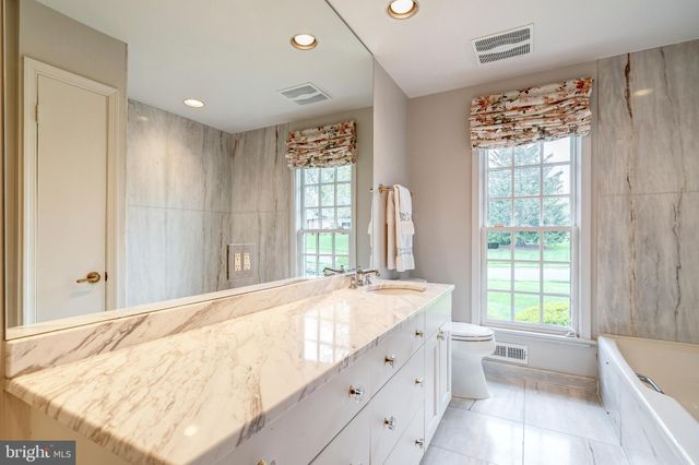 $1,800,000 | 6305 Stoneham Lane, McLean, VA 22101