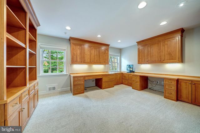 $1,800,000 | 6305 Stoneham Lane, McLean, VA 22101