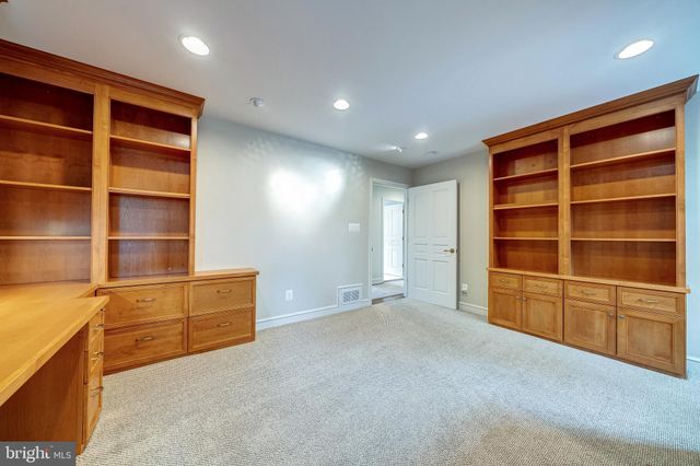 $1,800,000 | 6305 Stoneham Lane, McLean, VA 22101