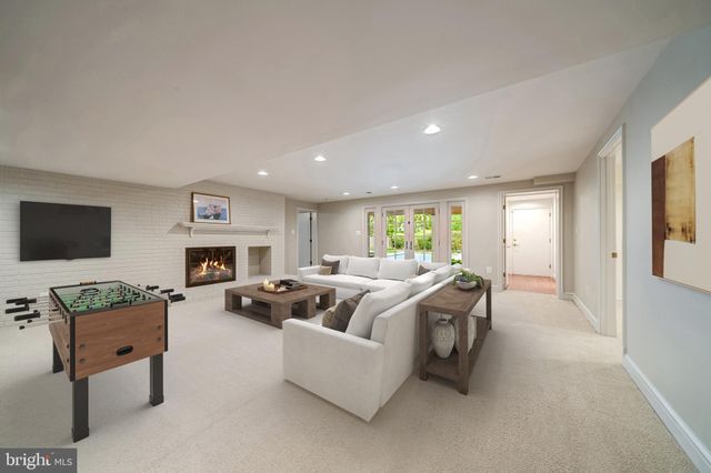 $1,800,000 | 6305 Stoneham Lane, McLean, VA 22101