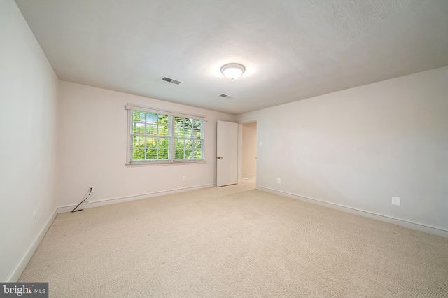 $1,800,000 | 6305 Stoneham Lane, McLean, VA 22101