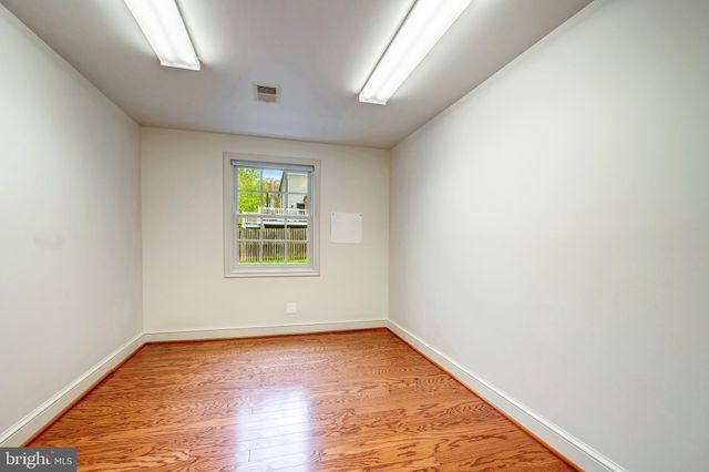 $1,800,000 | 6305 Stoneham Lane, McLean, VA 22101