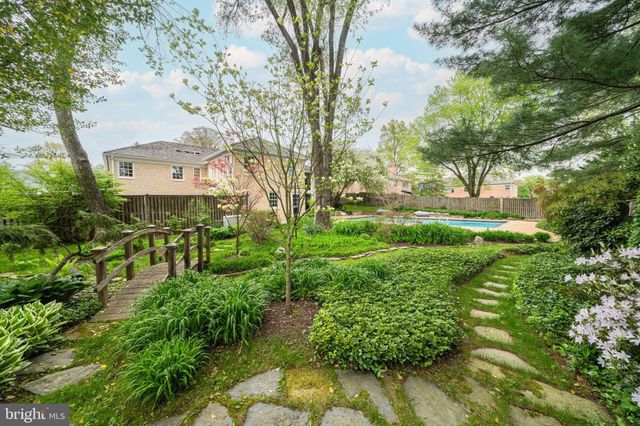 $1,800,000 | 6305 Stoneham Lane, McLean, VA 22101