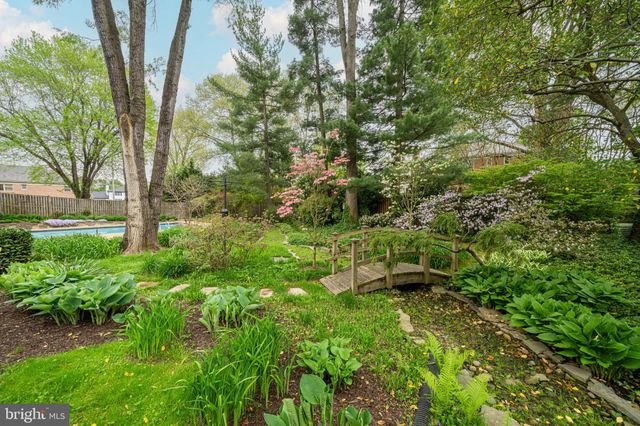 $1,800,000 | 6305 Stoneham Lane, McLean, VA 22101