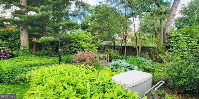 $1,800,000 | 6305 Stoneham Lane, McLean, VA 22101