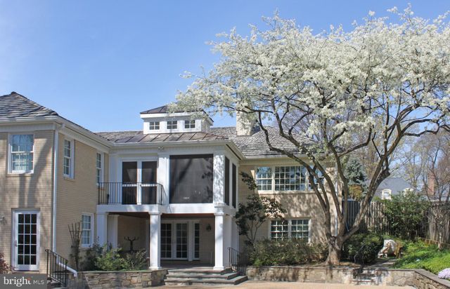 $1,800,000 | 6305 Stoneham Lane, McLean, VA 22101