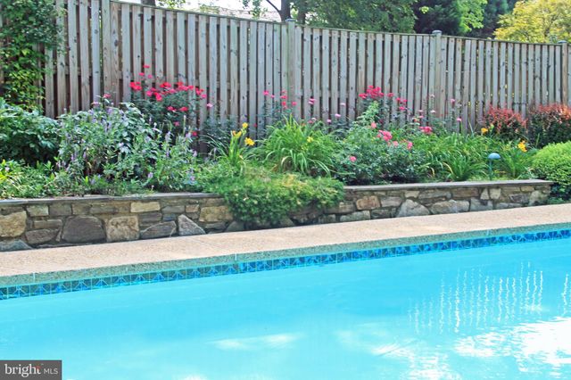 $1,800,000 | 6305 Stoneham Lane, McLean, VA 22101