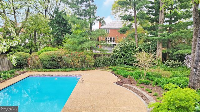 $1,800,000 | 6305 Stoneham Lane, McLean, VA 22101