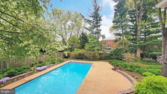 $1,800,000 | 6305 Stoneham Lane, McLean, VA 22101