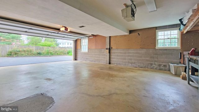 $1,800,000 | 6305 Stoneham Lane, McLean, VA 22101