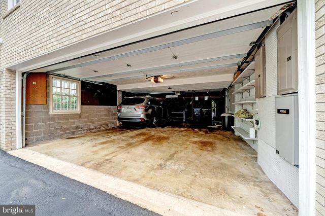 $1,800,000 | 6305 Stoneham Lane, McLean, VA 22101