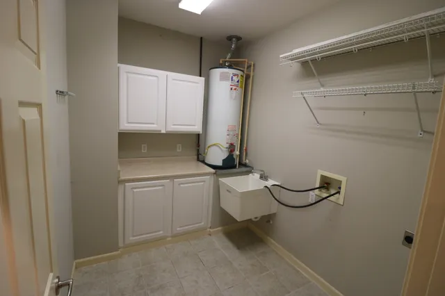 $450,000 | 19 Emerald Cove, Unit B, Paris, TN 38242