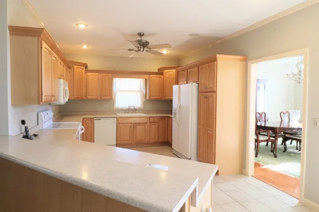 $450,000 | 19 Emerald Cove, Unit B, Paris, TN 38242