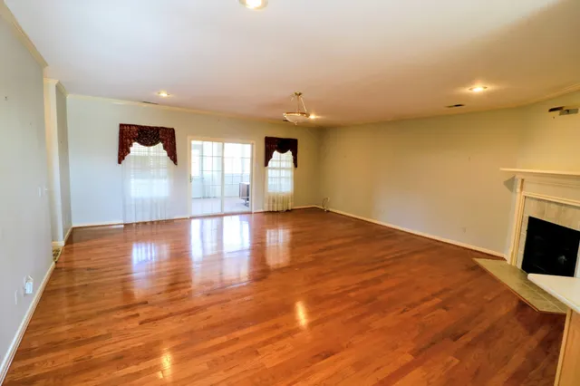 $450,000 | 19 Emerald Cove, Unit B, Paris, TN 38242