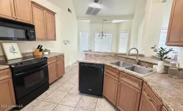 $309,000 | 3057 Roseleigh Drive, Southaven, MS 38672