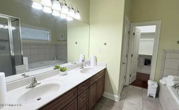 $309,000 | 3057 Roseleigh Drive, Southaven, MS 38672