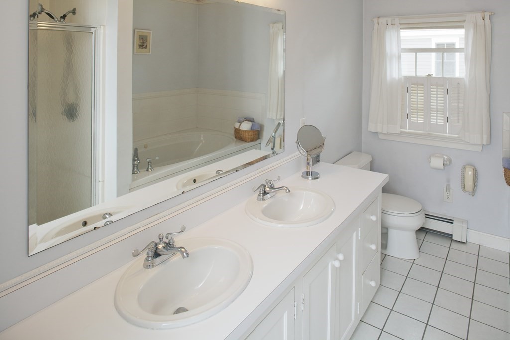 21 Maple Street Hingham, MA 02043 - Photo 11 of 29