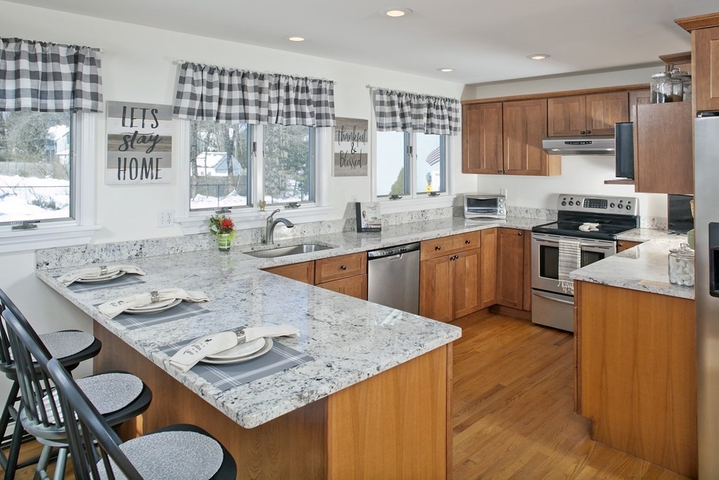 21 Maple Street Hingham, MA 02043 - Photo 6 of 29