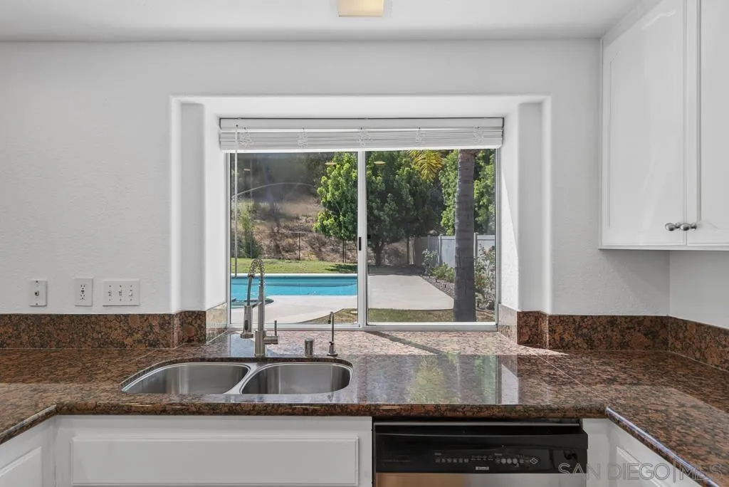 13887 Carriage Road Poway, CA 92064 - Photo 22 of 54