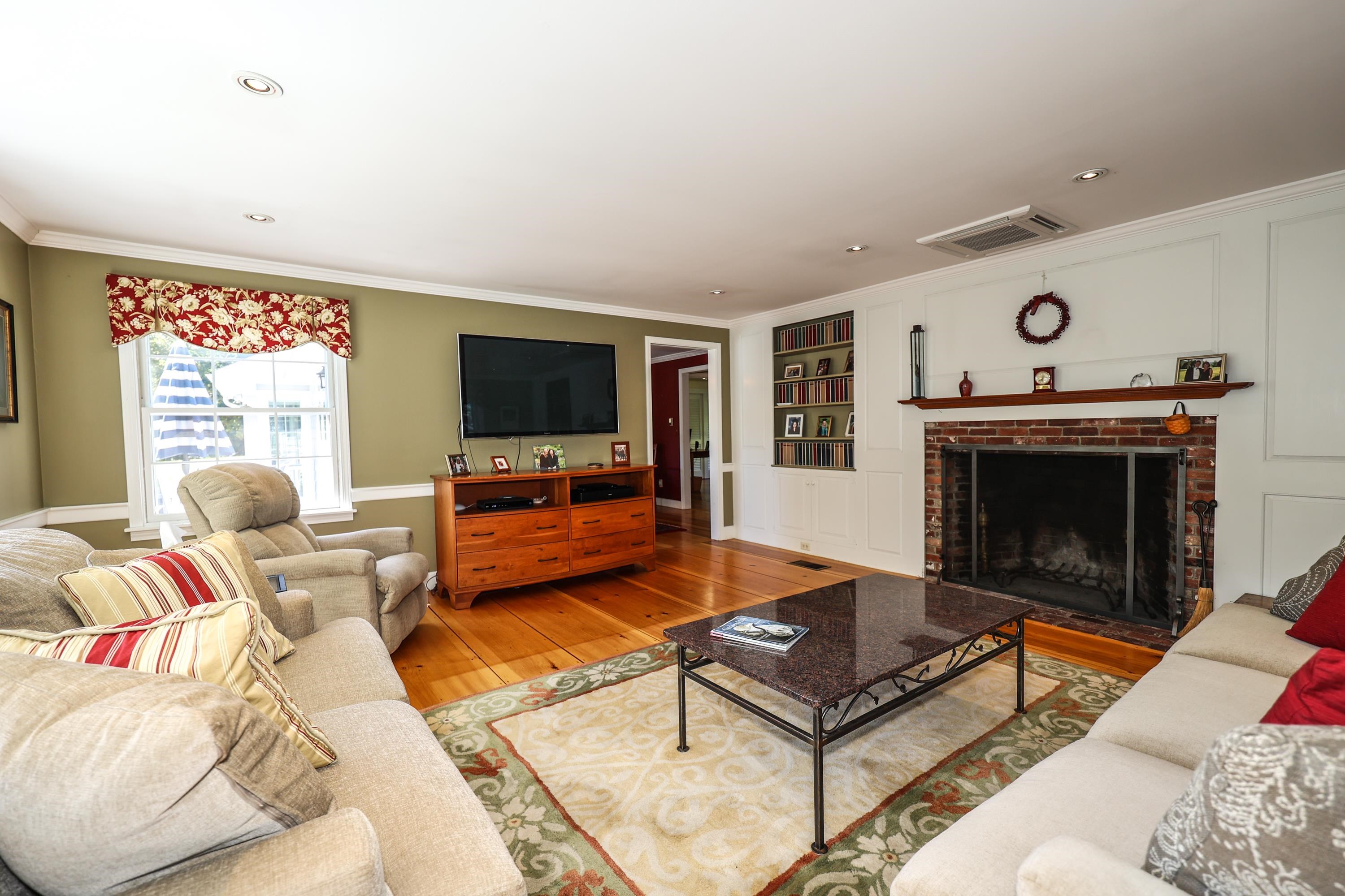 277 Gage Hill Road Hopkinton, NH 03229 - Photo 6 of 17 Gallery Image 6