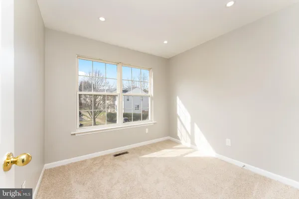 $2,700 | 4869 Benecia Lane, Dumfries, VA 22025