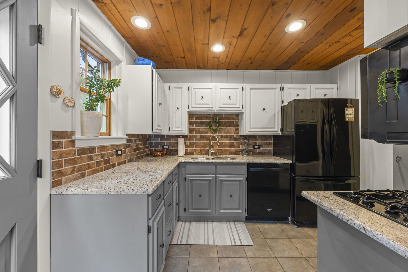 1804 Pine Road Homewood, IL 60430 - Photo 12 of 30 Gallery Image 12