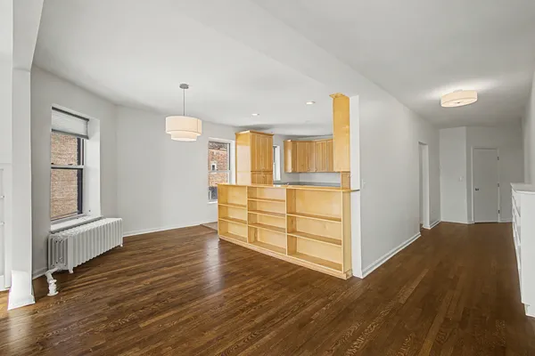 a view of livingroom with hardwood
