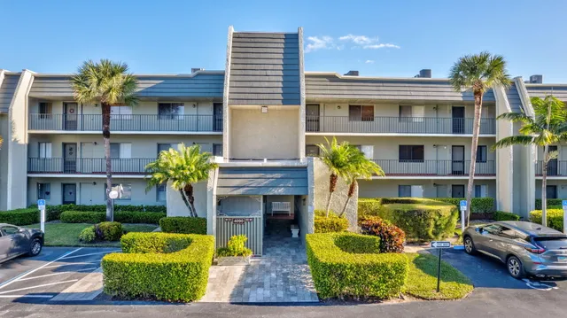 $2,500 | 4090 Tivoli Court, Unit 208, Lake Worth, FL 33467