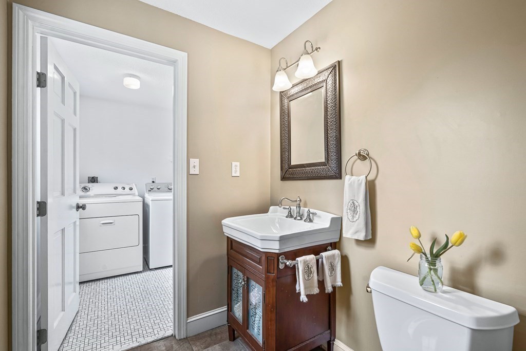 5 Windemere Drive Andover, MA 01810 - Photo 18 of 41