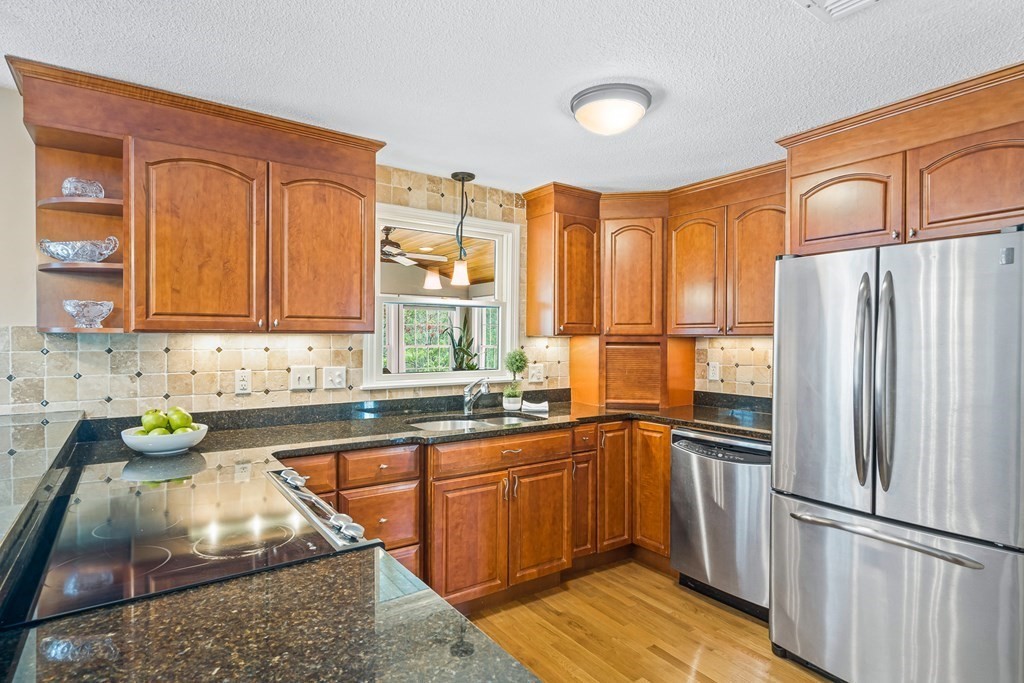 5 Windemere Drive Andover, MA 01810 - Photo 4 of 41