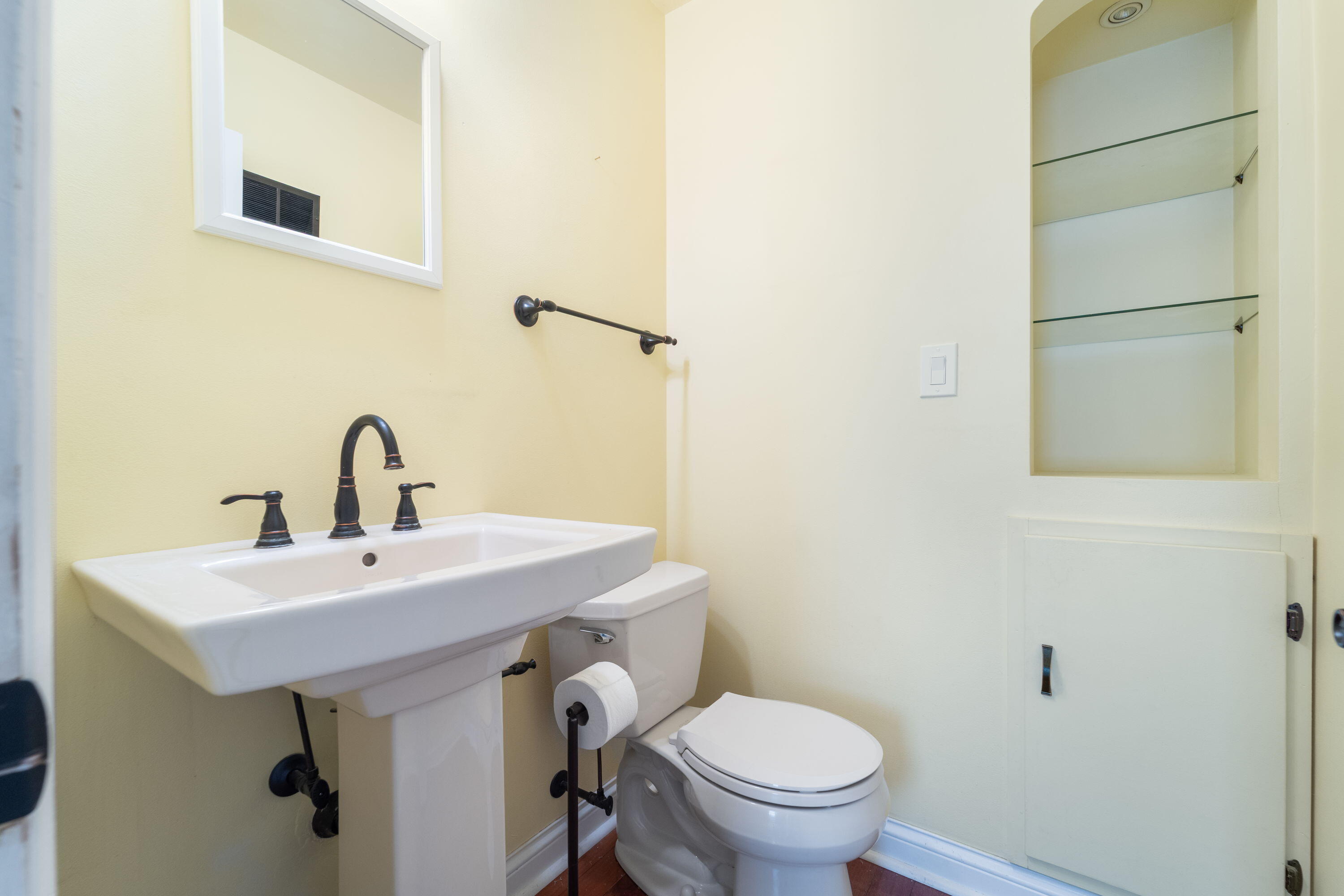 5639 North Bay Ridge Avenue Whitefish Bay, WI 53217 - Photo 9 of 17 Powder Room