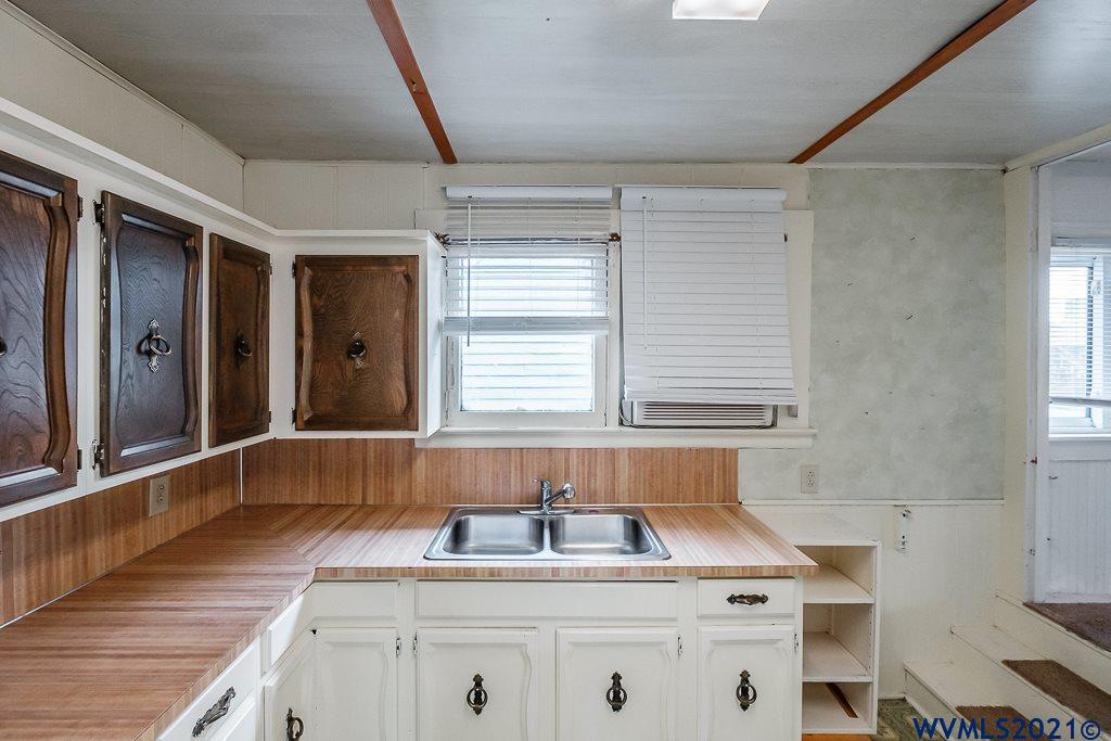 1310 Southwest 14th Avenue Albany, OR 97321 - Photo 15 of 37