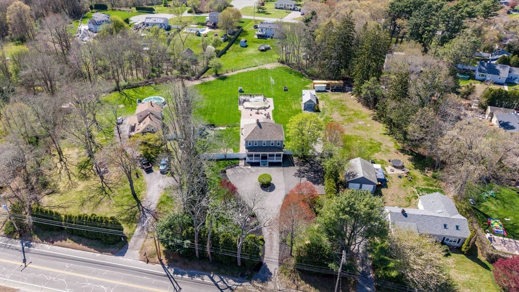 365 Middle Road Acushnet, MA 02743 - Photo 4 of 38 Gallery Image 4