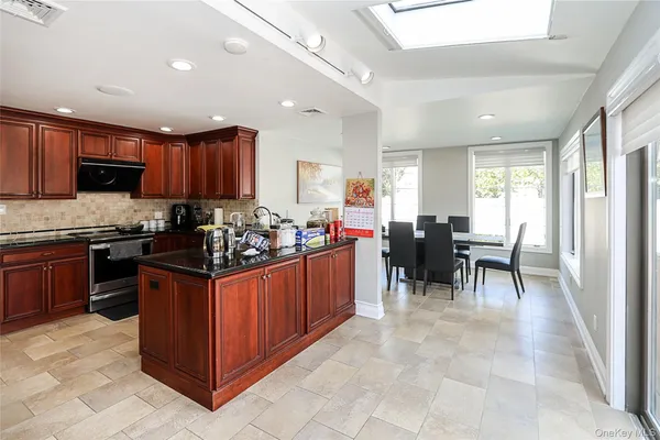 $6,000 | 11 Otsego Avenue, Dix Hills, NY 11746