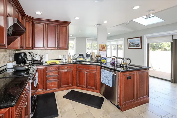 $6,000 | 11 Otsego Avenue, Dix Hills, NY 11746