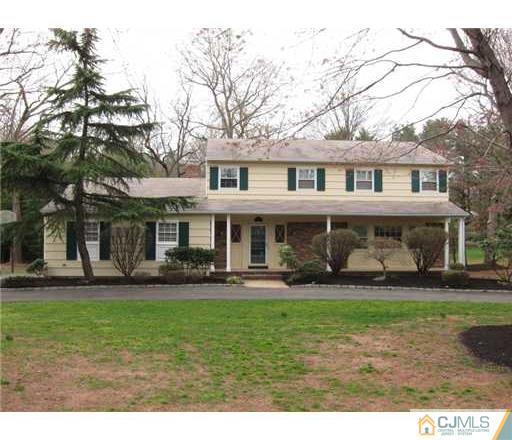 5 Round Hill Road Scotch Plains, NJ 07076 - Photo 1 of 10 Gallery Image 1