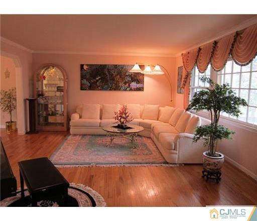 5 Round Hill Road Scotch Plains, NJ 07076 - Photo 3 of 10 Gallery Image 3