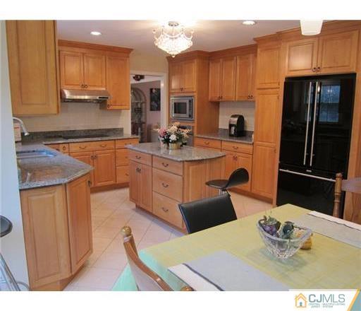 5 Round Hill Road Scotch Plains, NJ 07076 - Photo 5 of 10 Gallery Image 5