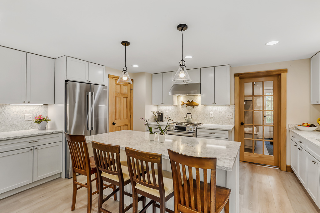139 Tea Lane Chilmark, MA 02535 - Photo 6 of 34