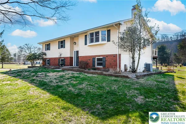 $730,000 | 1 Cross Creek Lane, Upper Black Eddy, PA 18972