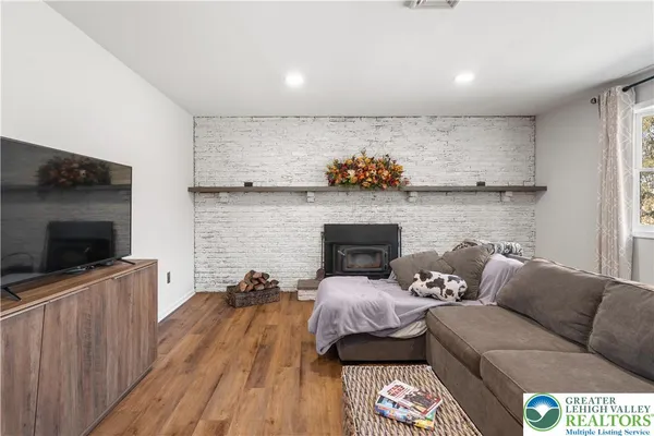 $730,000 | 1 Cross Creek Lane, Upper Black Eddy, PA 18972