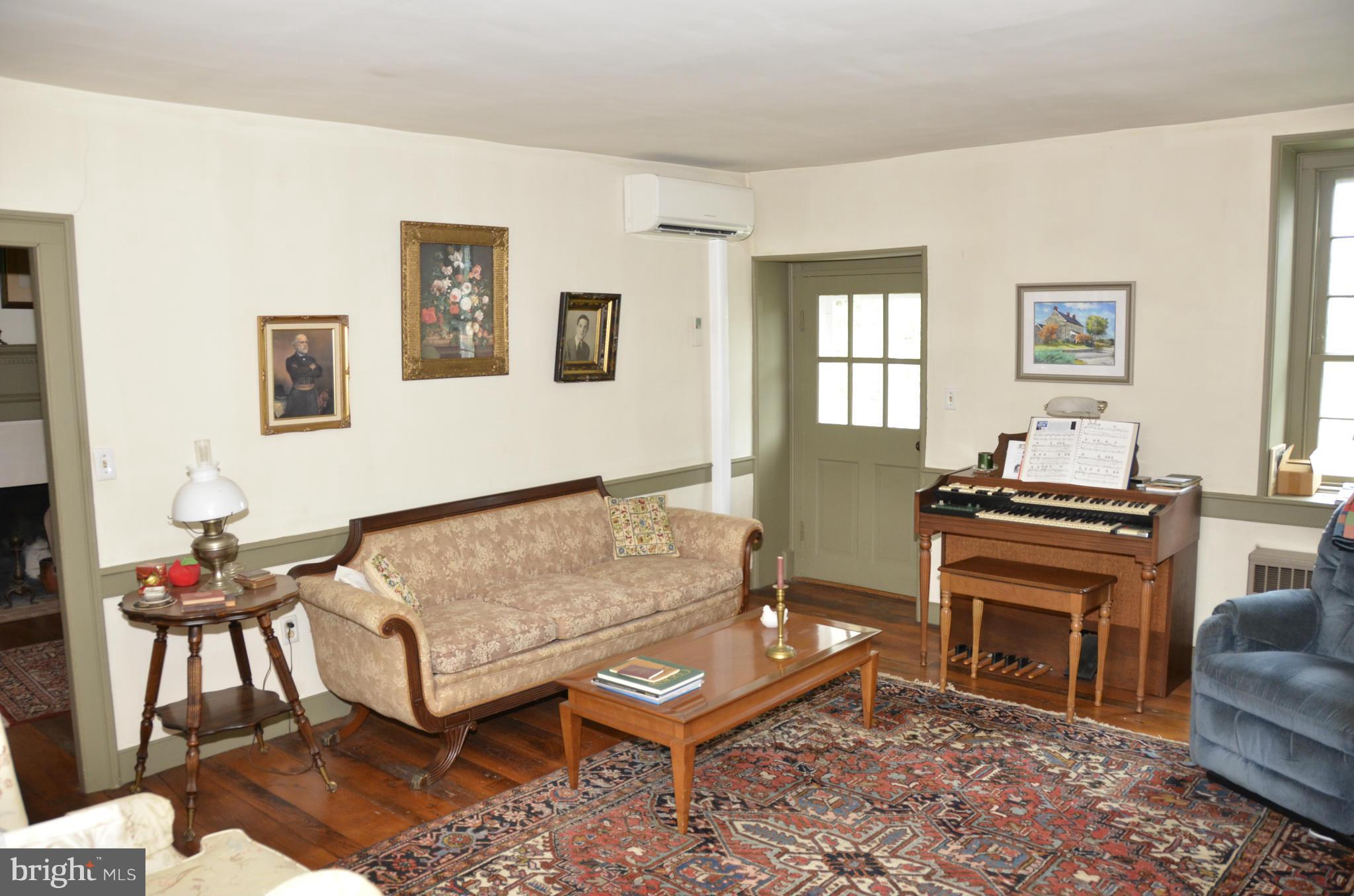 12421 Lime Plant Road Mount Airy, MD 21771 - Photo 4 of 27 Living Room
