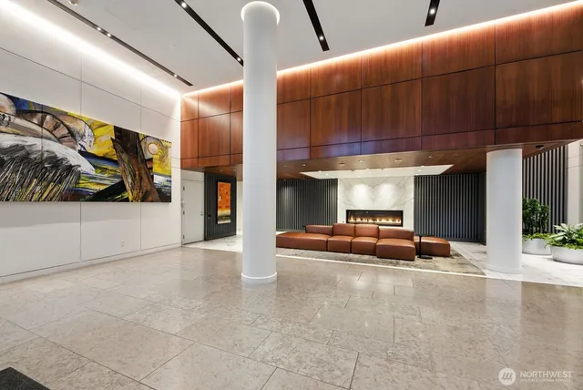 a view of entryway with a room