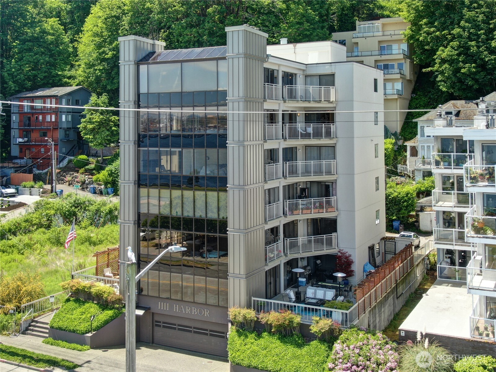 1111 Harbor Avenue Southwest, Unit 500 Seattle, WA 98116 - Photo 2 of 40