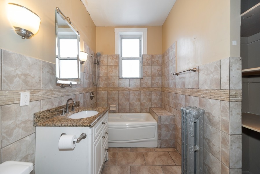 4200 West Jackson Boulevard Chicago, IL 60624 - Photo 8 of 24