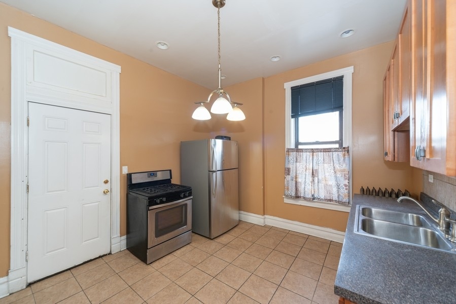 4200 West Jackson Boulevard Chicago, IL 60624 - Photo 10 of 24