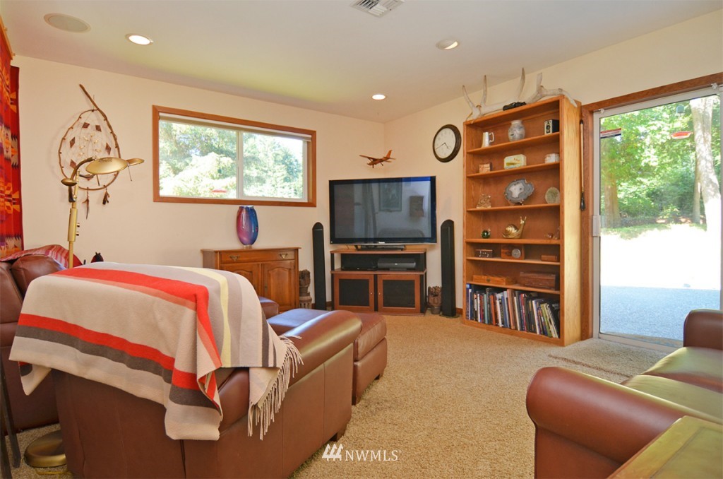9977 Northeast Lofgren Road Bainbridge Island, WA 98110 - Photo 12 of 15 Gallery Image 12